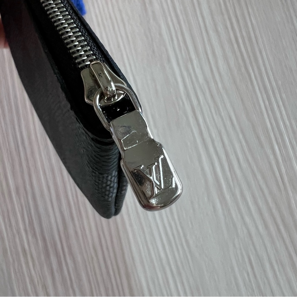 New in Box Louis Vuitton Key Pouch - Picture 7 of 9